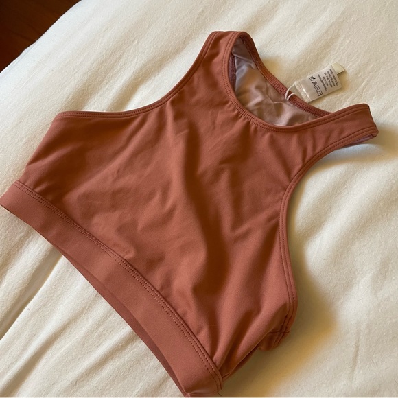 Sports Bra Pink - Picture 1 of 4